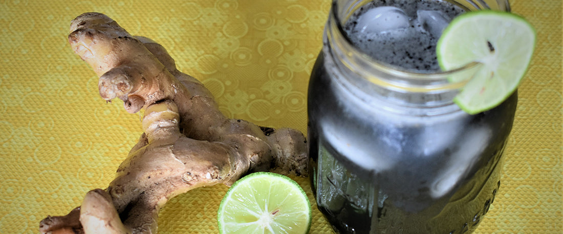 Limonada de carbón activado con lemon ginger
